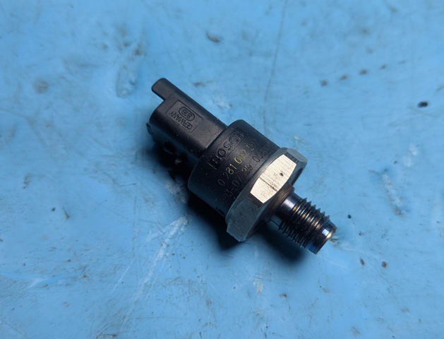 Датчик давления топлива 0281002592 PEUGEOT
