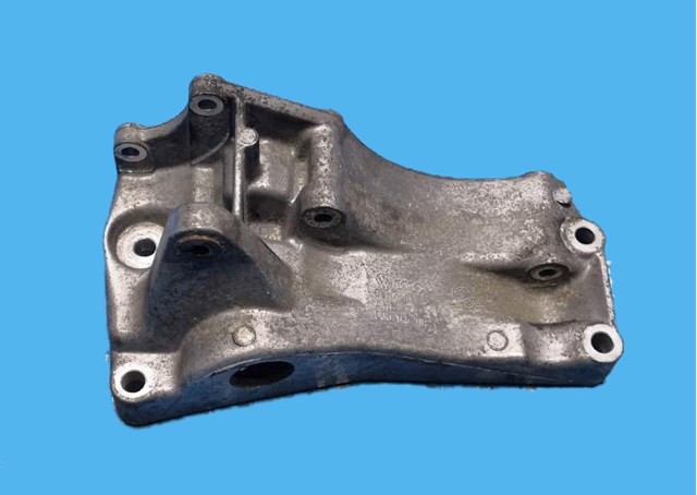 Кронштейн крепления генератора Volkswagen Polo 3