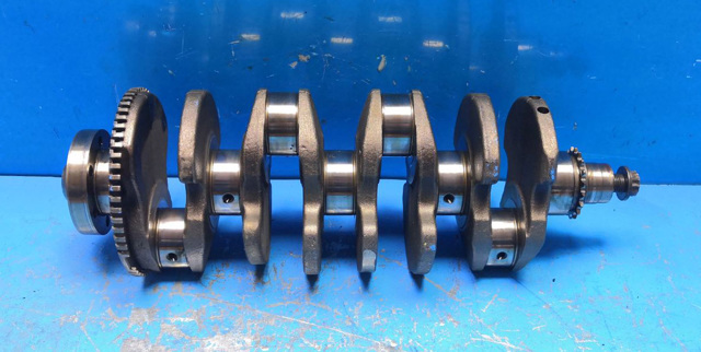 Вал коленчатый и маховик 038105021K VAG