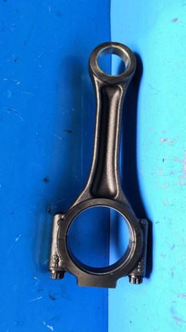 Шатун поршня двигателя 038105401J VAG
