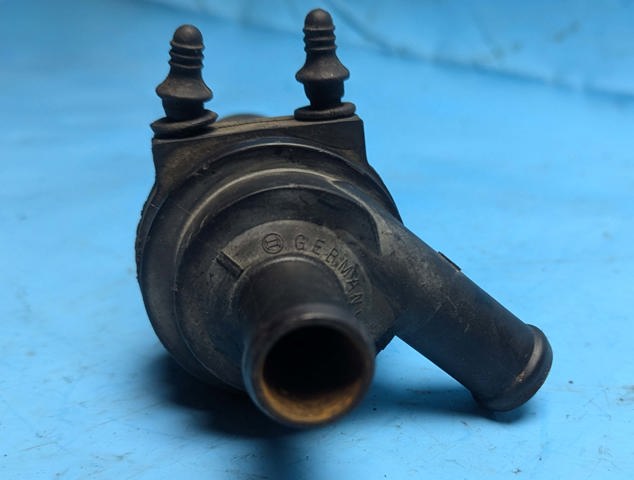 BOSCH 0392020051 Помпа водяная (насос) охлаждения, дополнительный электрический в наличии Черкассы