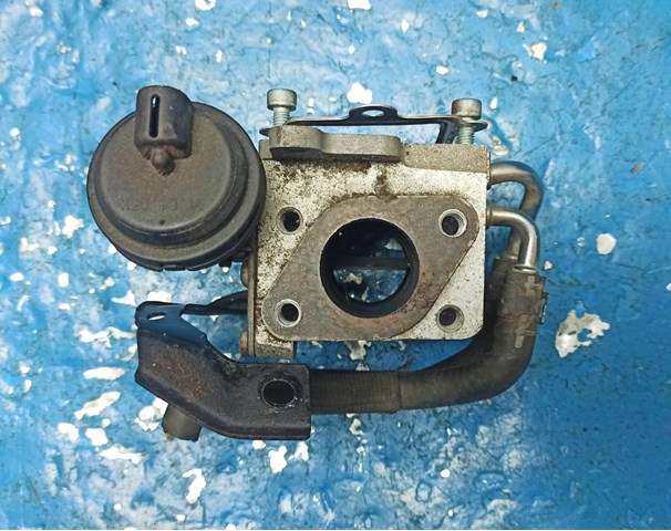 VAG 03G131063E Регулирующая заслонка EGR в наличии Киев