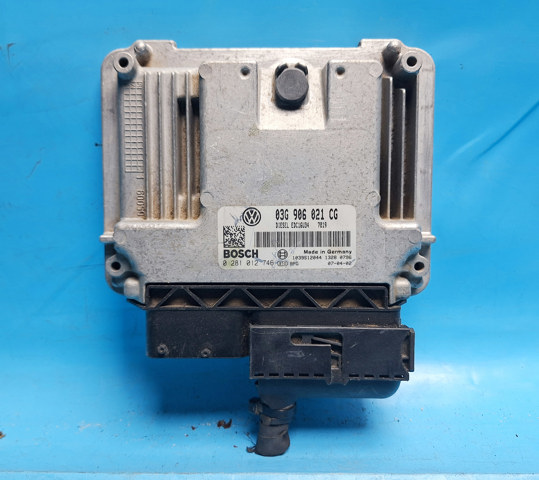 ЭБУ двигателем 03G906021CG VAG
