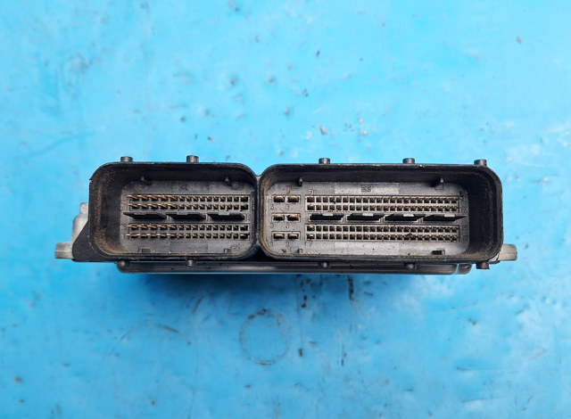VAG 03G906021HK Блок управления двигателем в наличии Тернополь