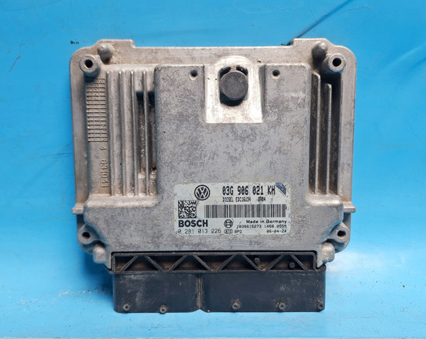 Компьютер двигателя 03G906021KH VAG