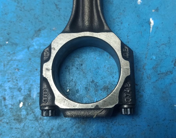 044198401A VAG Шатун поршня двигателя купить в Киев