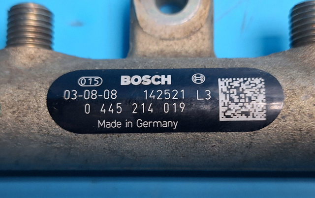 0445214019 BOSCH Распределитель топлива (рампа) купить в Черкассы