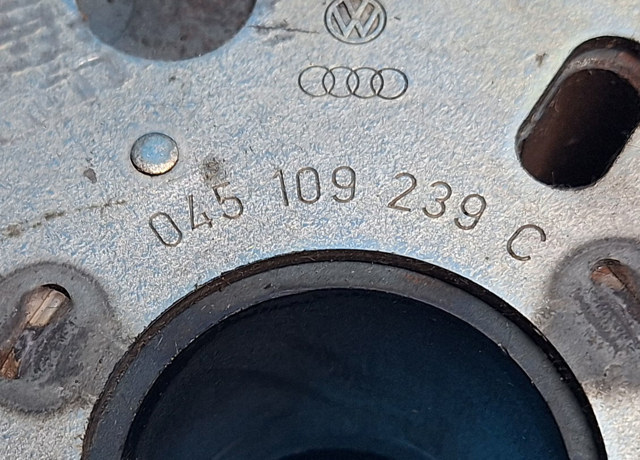 VAG 045109239C Фланец шестерни распредвала в наличии Черкассы