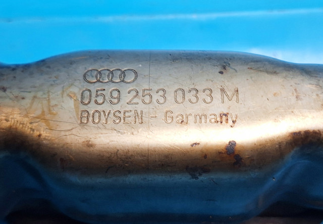 VAG 059253033M Выпускной коллектор в наличии Киев