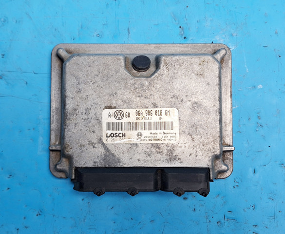 Компьютер двигателя 06A906018GM VAG