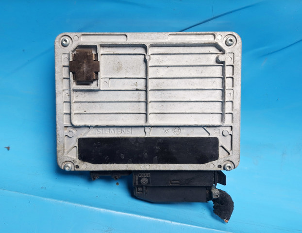 VAG 06A906019AK Модуль управления (ЭБУ) двигателем в наличии Харьков