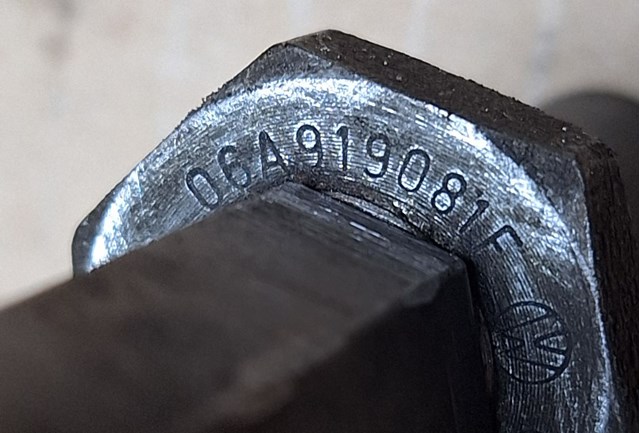 VAG 06A919081F Датчик давления масла в наличии Кривой Рог