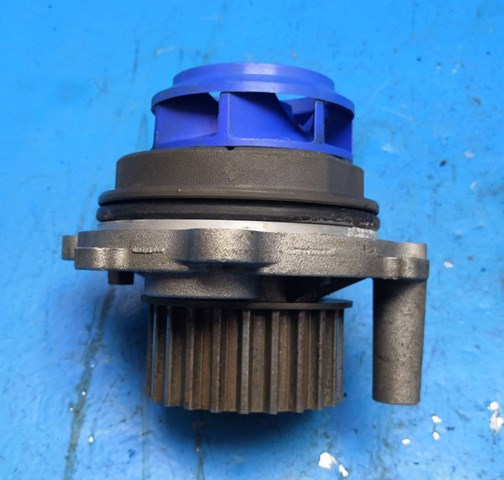 Водяной насос Фольксваген Гольф 6