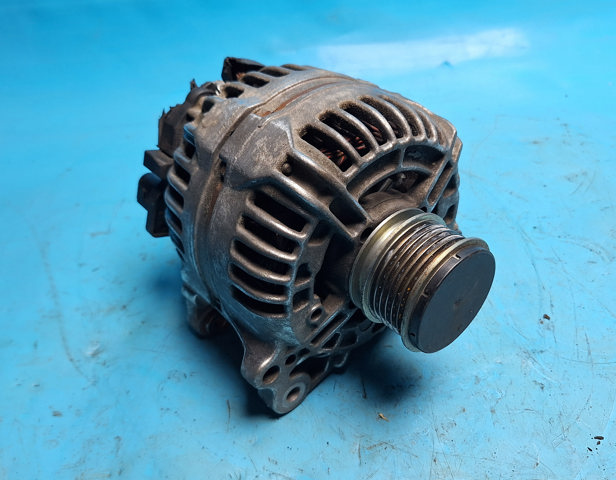 Генератор автомобильный 06F903023F BOSCH