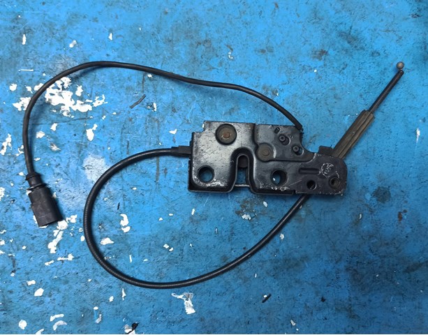 Замок капота 1K1823509E VAG