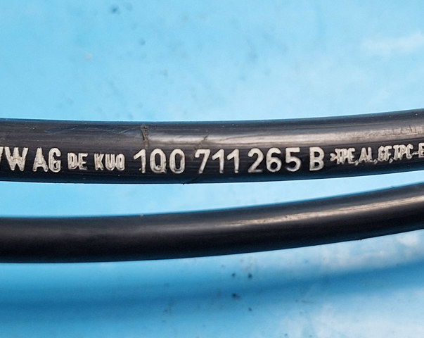 VAG 1Q0711049C Накладка консоли рычага переключения передач АКПП в наличии Сумы