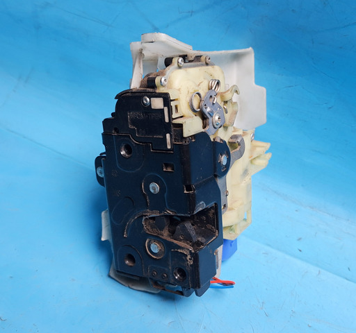 Запор кабины 3B1837015AQ VAG