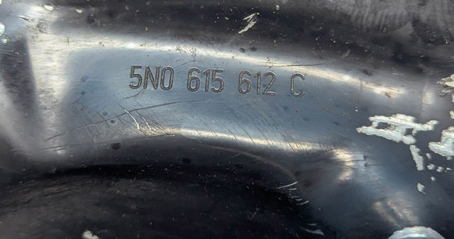 VAG 3C0505436F Цапфа задняя правая в наличии Житомир