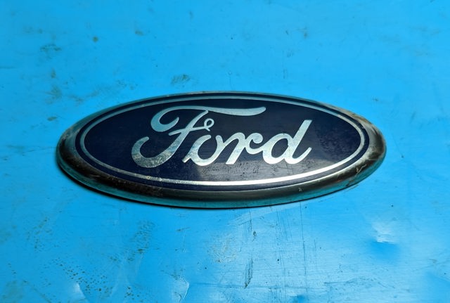 Эмблема на крышку багажника 3U5A19H250EA FORD