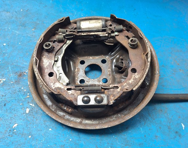 Барабанные тормозные колодки 440601749R RENAULT
