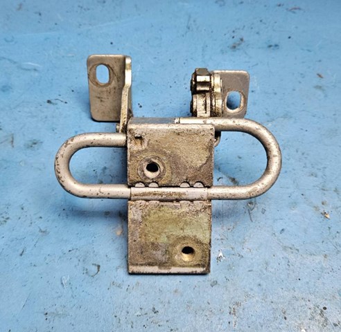 4A0833411A VAG Петля двери задней левой купить в Черновцы