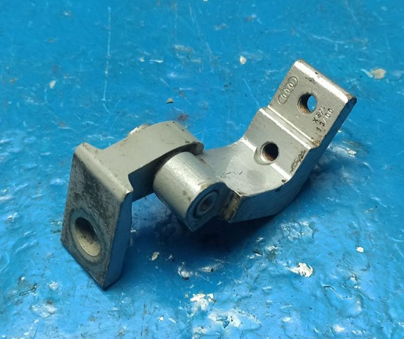 Петля двери задней правой 4F0833402B VAG