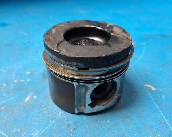Поршень в сборе 5623234 OPEL