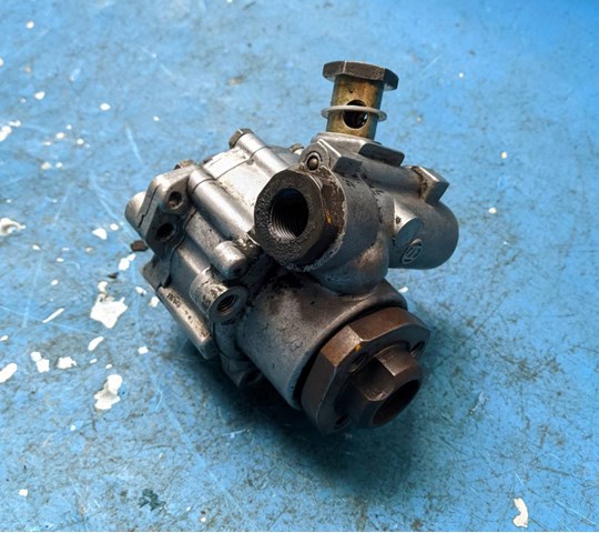 ГУР руля 701422155B VAG