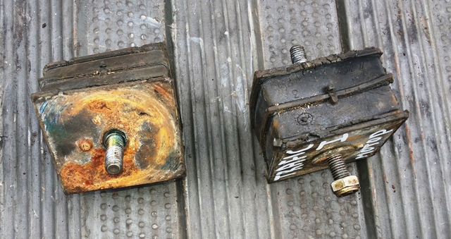 Подушка двигателя передняя 7700745292 RENAULT