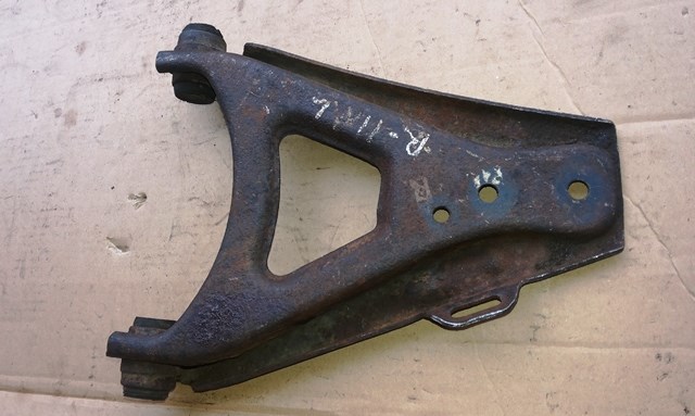 Рычаг передний нижний левый 7700783457 RENAULT