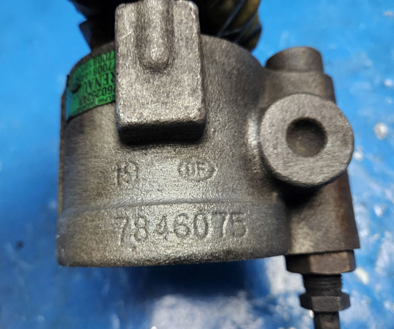 RENAULT 7700823794B Насос ГУР в наличии Чернигов