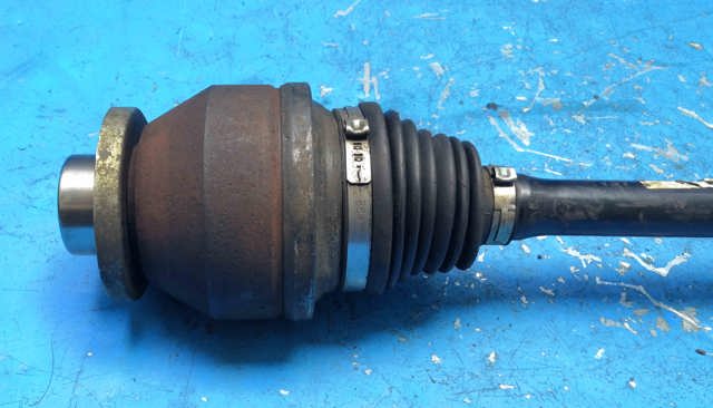 ШРУС внутренний передний левый 7H0407331E VAG