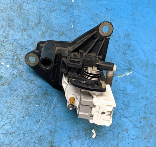 Ручка закрытия крышки багажника внутреняя 8200060917 RENAULT