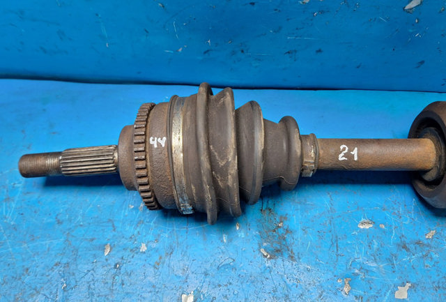 8200240430 RENAULT Полуось (привод) передняя правая купить в Украина