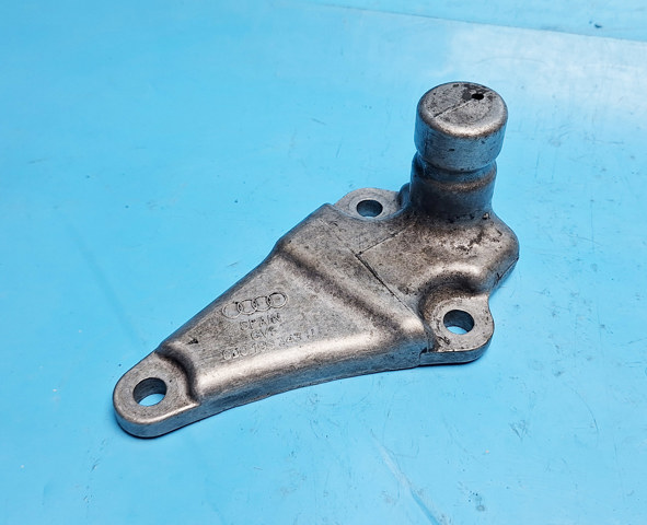 Кронштейн опоры двигателя 8D0199343J VAG