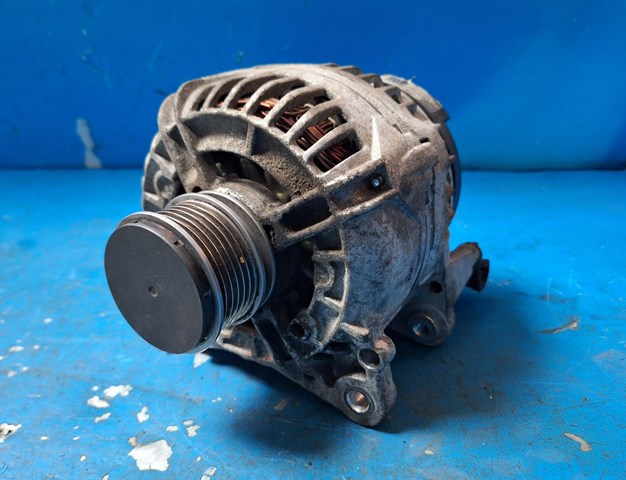 Генератор автомобильный 8EL011710791 HELLA