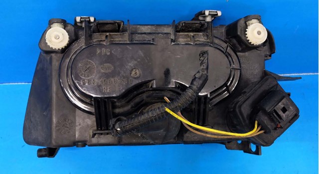96303600 VAG Фара правая купить в Чернигов