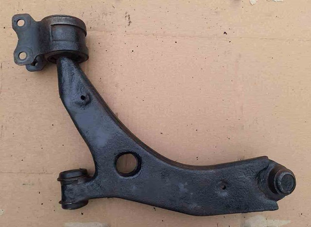 MAZDA B32H34300B Рычаг передней подвески нижний правый в наличии Ирпень