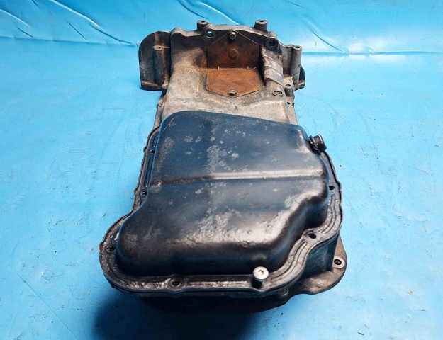 MD329985 Поддон двигателя купить Ирпень