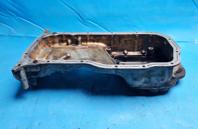 MITSUBISHI MD329985 Поддон двигателя в наличии Черкассы