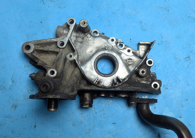 Насос маслозакачивающий MD342100 MITSUBISHI