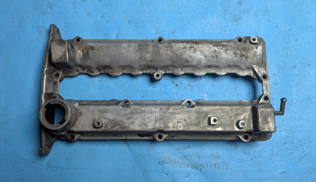 Крышка клапанов MD350366 MITSUBISHI