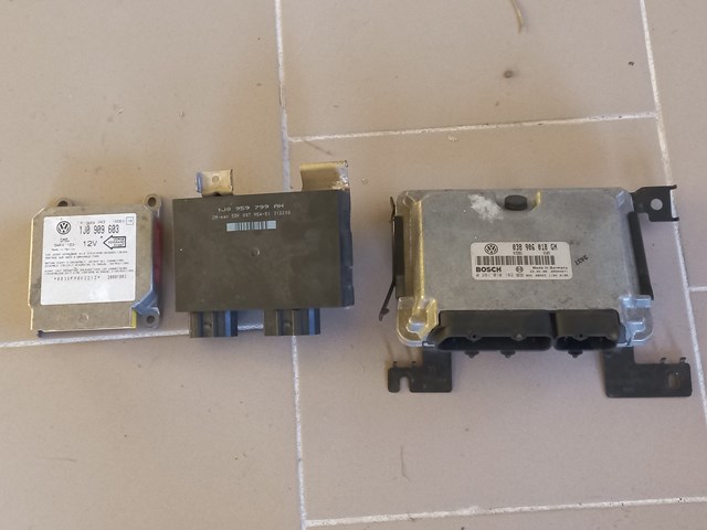 VAG 038906018GN Блок управления двигателем в наличии Черкассы