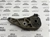 Кронштейн подушки (опоры) двигателя, задней 13143386 GM