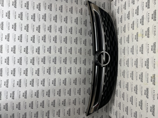 Решетка радиатора Opel Astra K