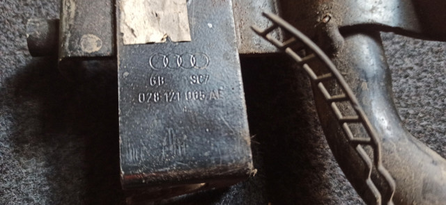 VAG 028121065AE Шланг (патрубок) системы охлаждения в наличии Львов