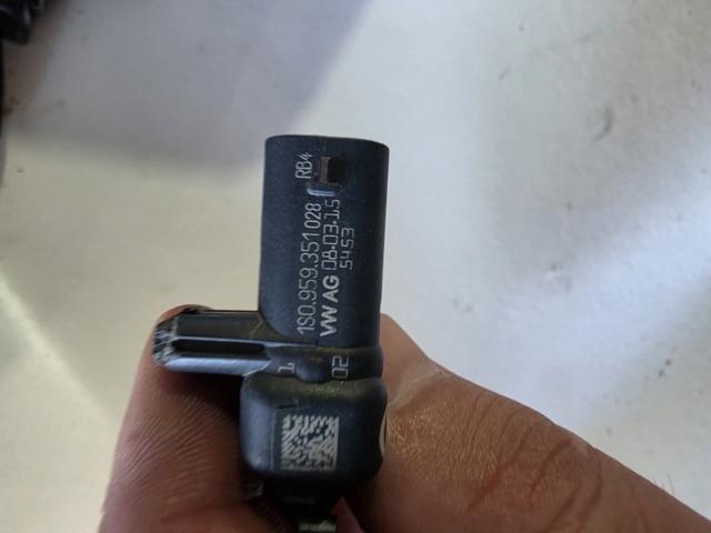 VAG 1S0959351 Датчик удара в наличии Каменское