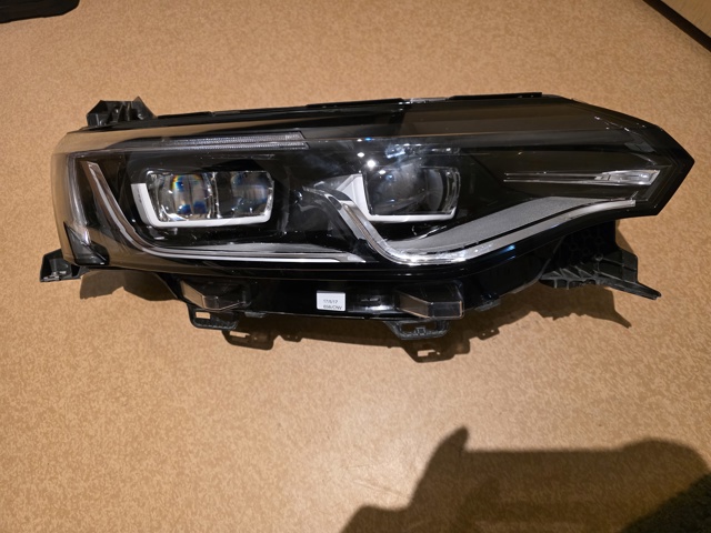 Фара правая 260100184R RENAULT