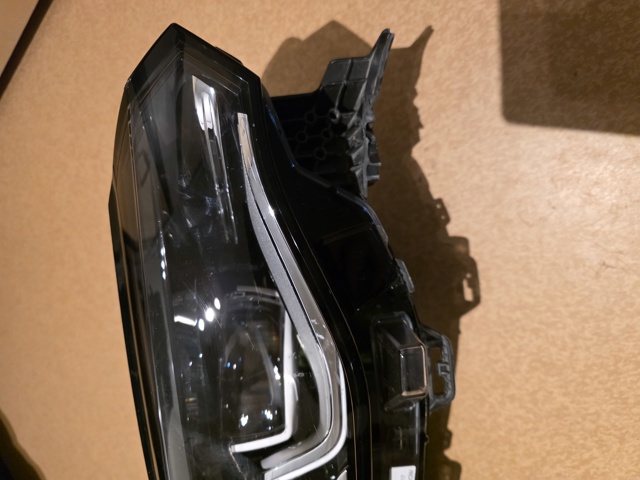 260100184R RENAULT Правая фара купить в Украина