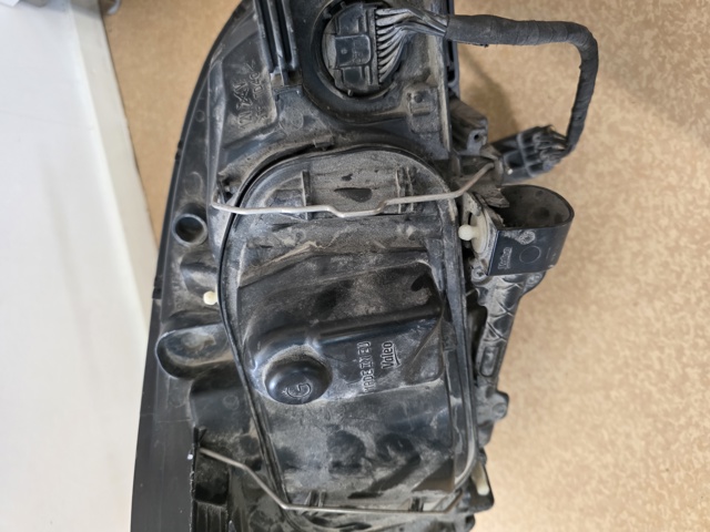 VOLVO 30763135 Левая фара в наличии Сумы